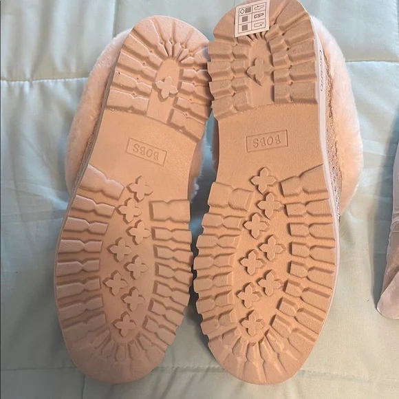 Skechers Cream Cozy Knit Slippers with rhinestone sparkles on top. - Picture 2 of 7